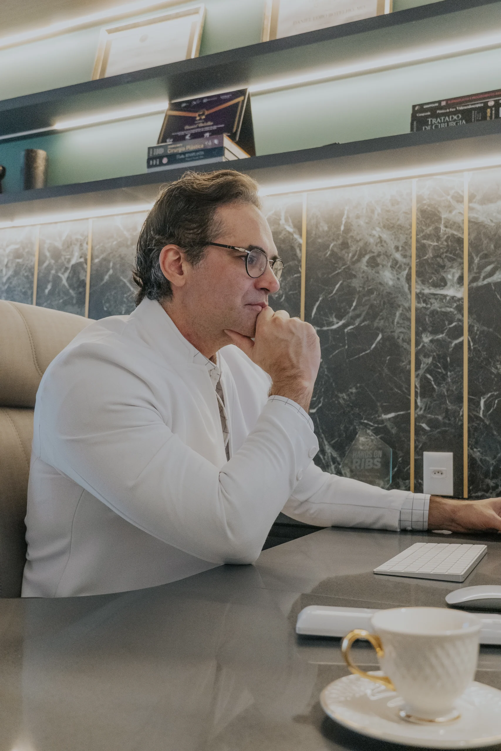 Dr. Daniel Botelho
